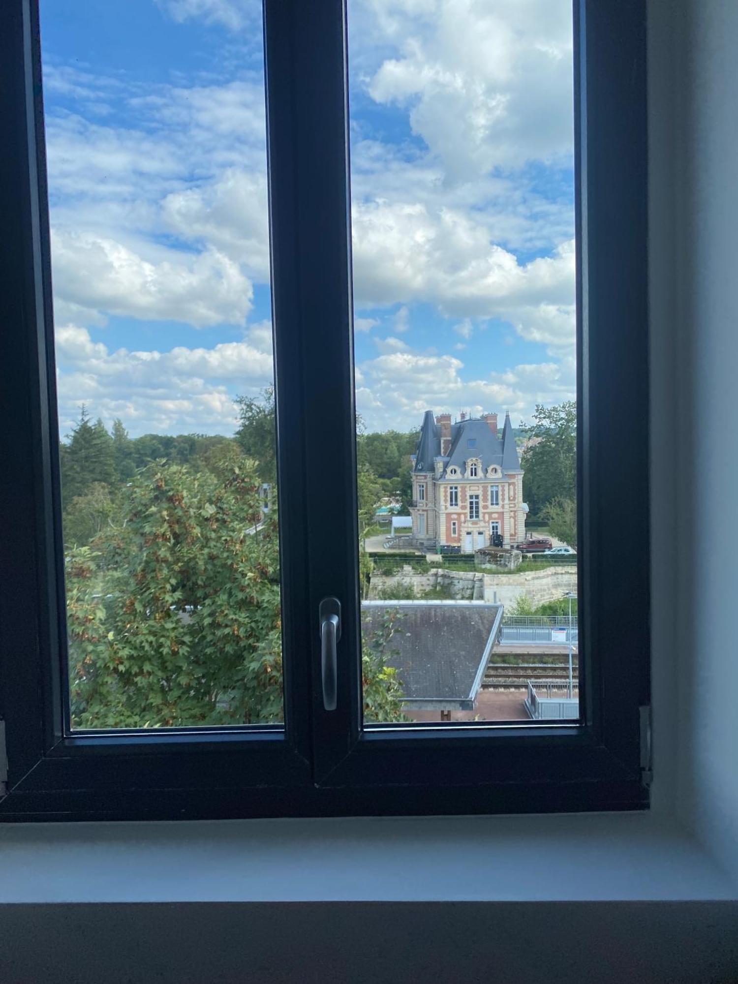 Hdg Hotel Gare De L'Isle Adam Appart'S Hotel Parmain Bagian luar foto