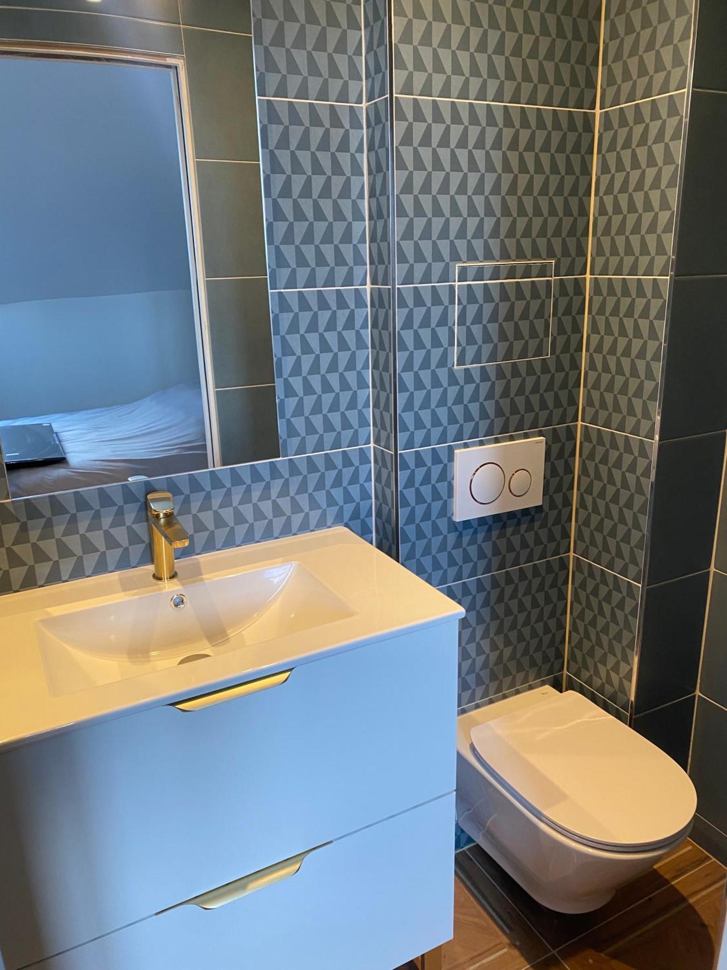 Hdg Hotel Gare De L'Isle Adam Appart'S Hotel Parmain Bagian luar foto